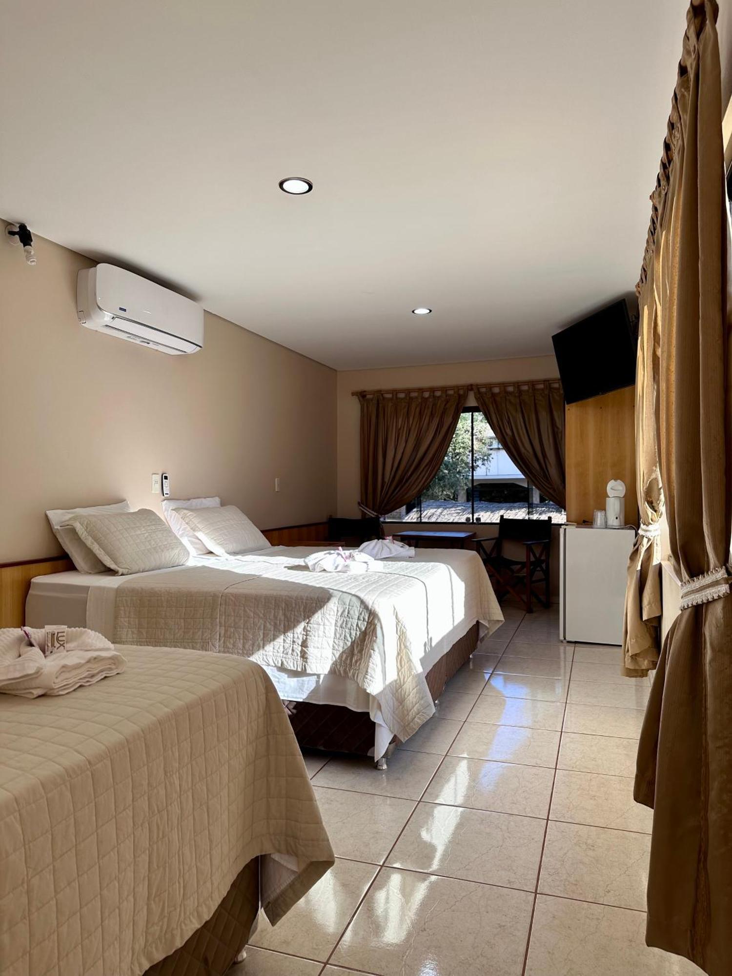 Parque Hotel Manantial Hohenau ภายนอก รูปภาพ