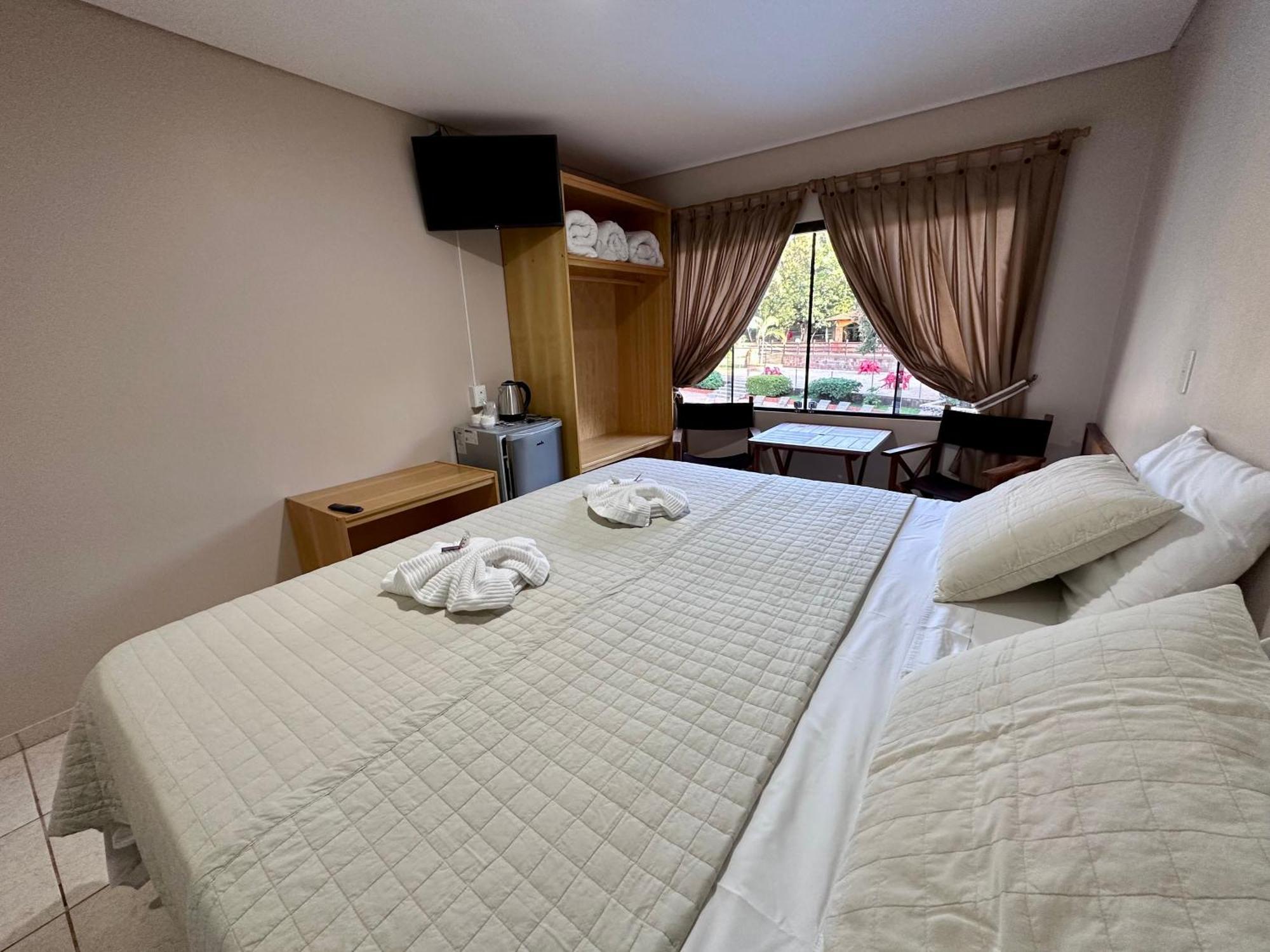 Parque Hotel Manantial Hohenau ภายนอก รูปภาพ