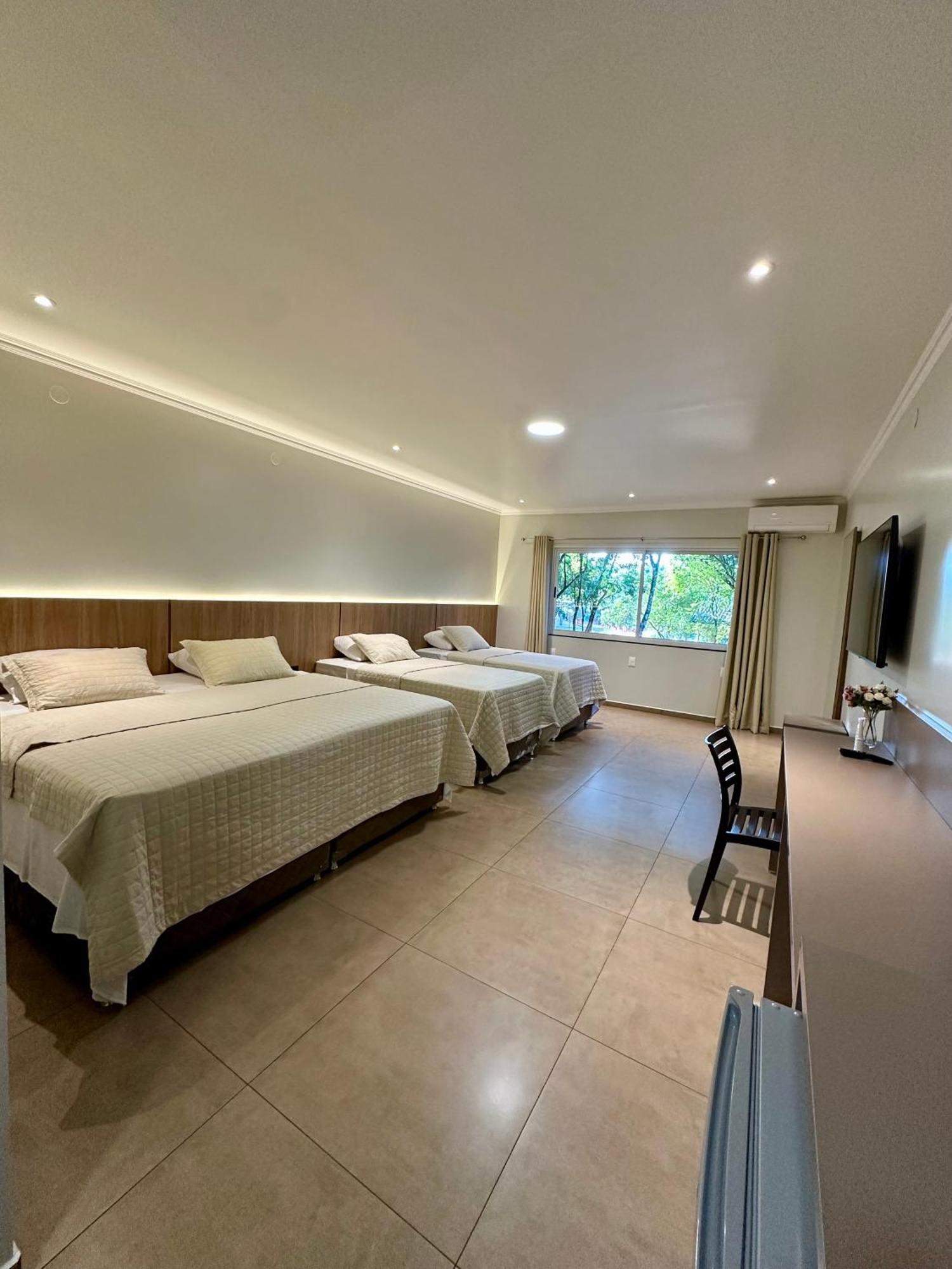 Parque Hotel Manantial Hohenau ภายนอก รูปภาพ