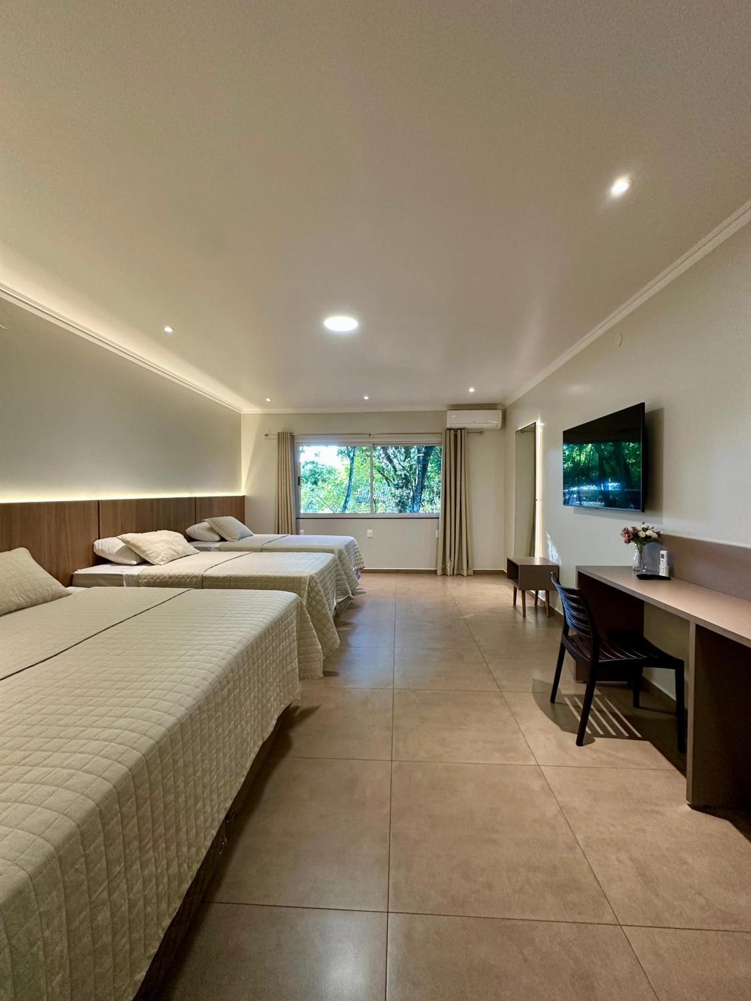 Parque Hotel Manantial Hohenau ภายนอก รูปภาพ