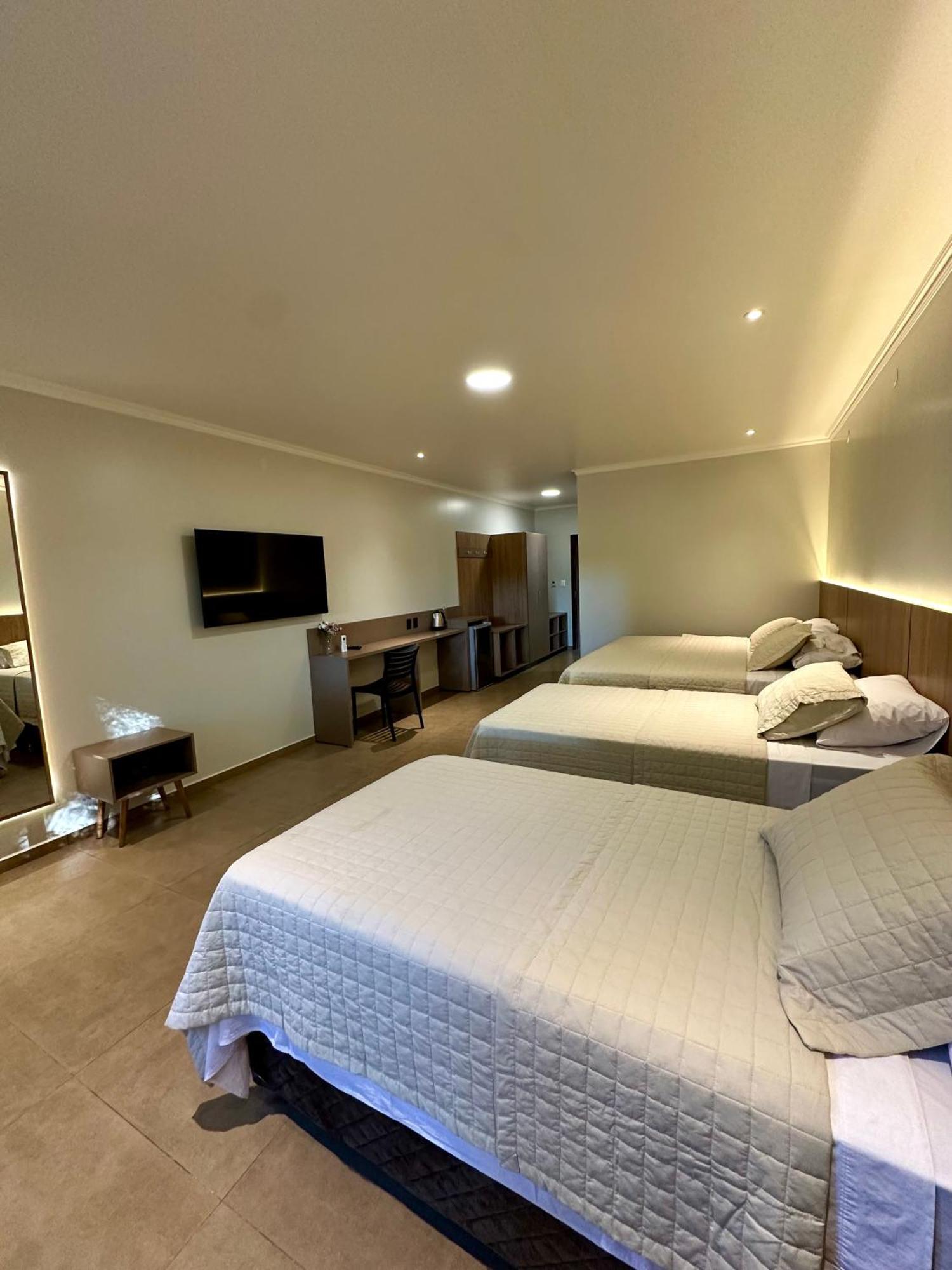 Parque Hotel Manantial Hohenau ภายนอก รูปภาพ